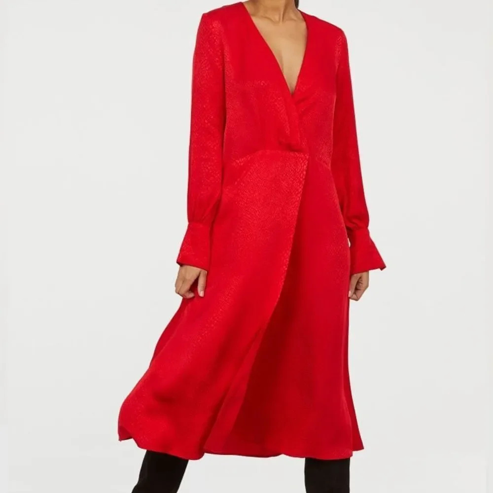 H&M Size 2‎ Red Satin Jacquard Faux Wrap Long Sleeve Midi Dress V Neck